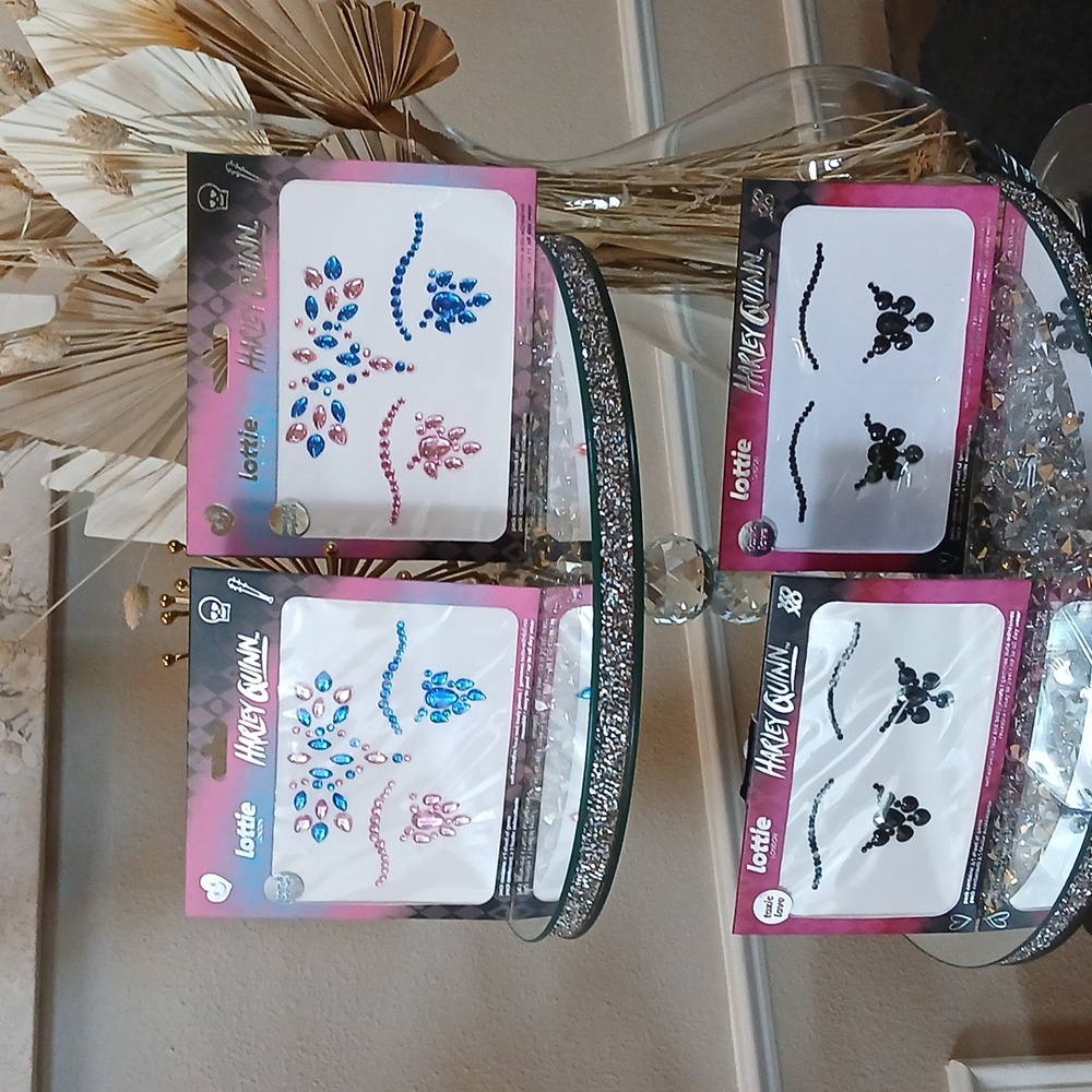 New 4pc Harley Quinn Face Gems Toxic Love / Pouts & Pigtails By Lottie London - Picture 14 of 17